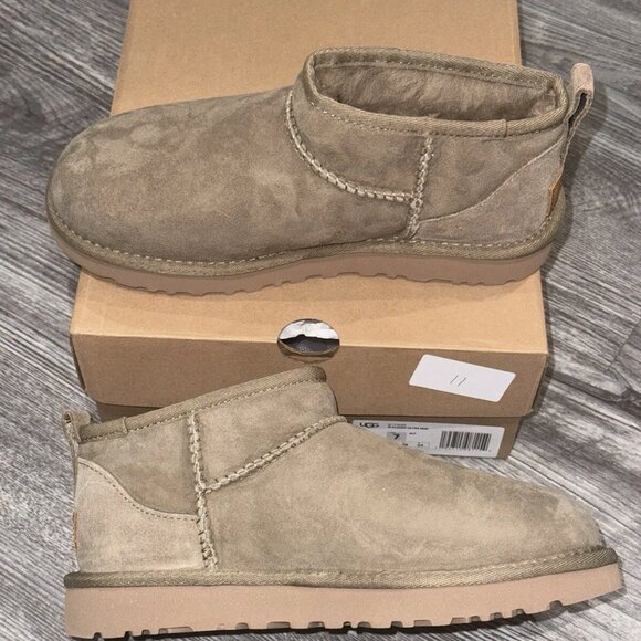 UGG Classic Ultra Mini Boots - Picture 4 of 10
